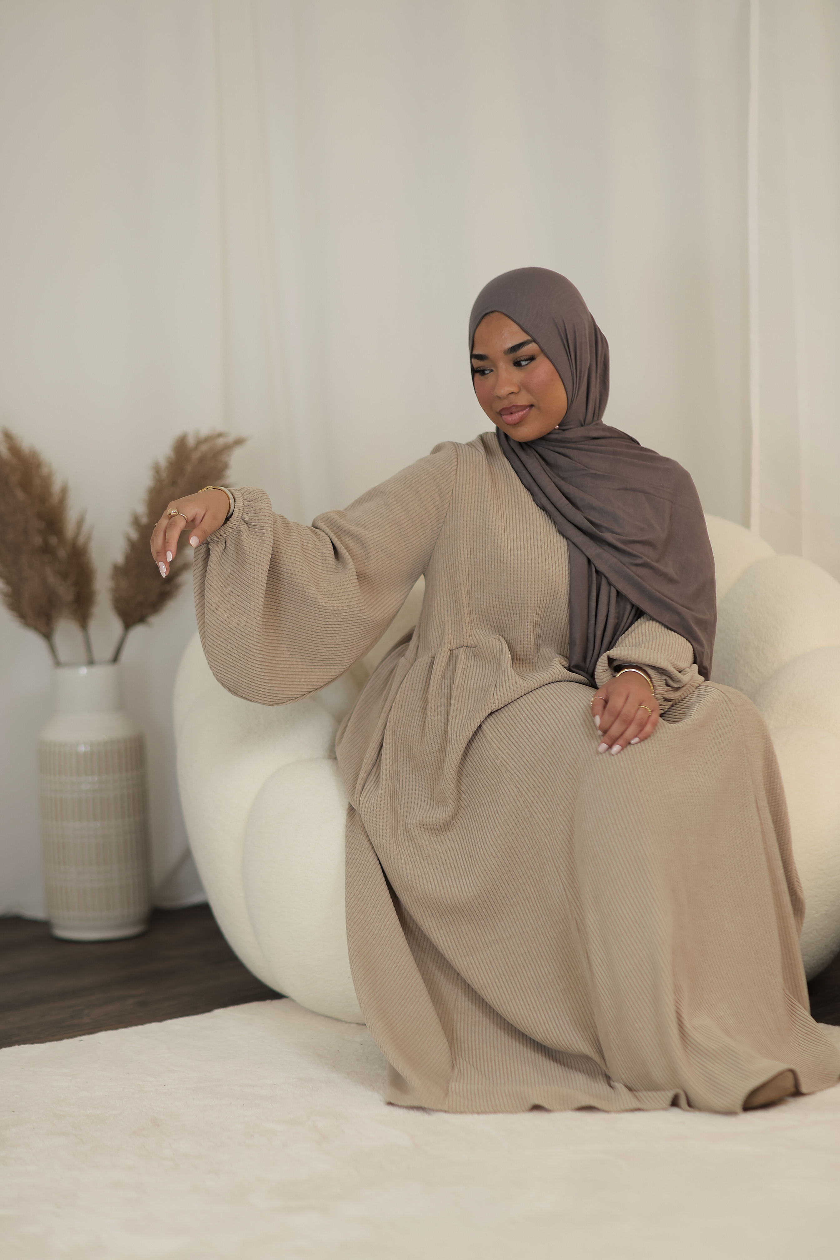 #Farbe_Taupe