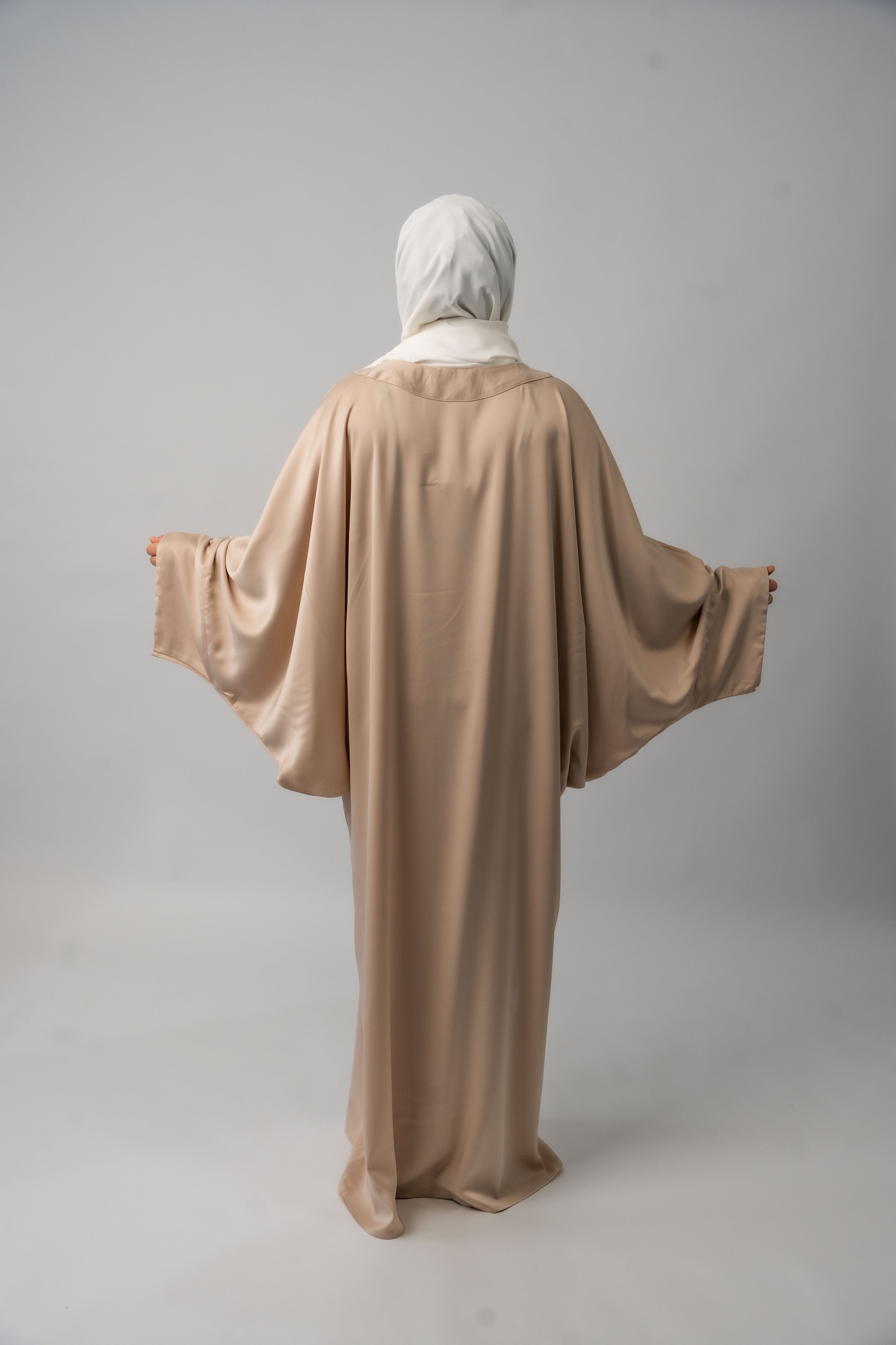 Abaya Satin Schmetterling