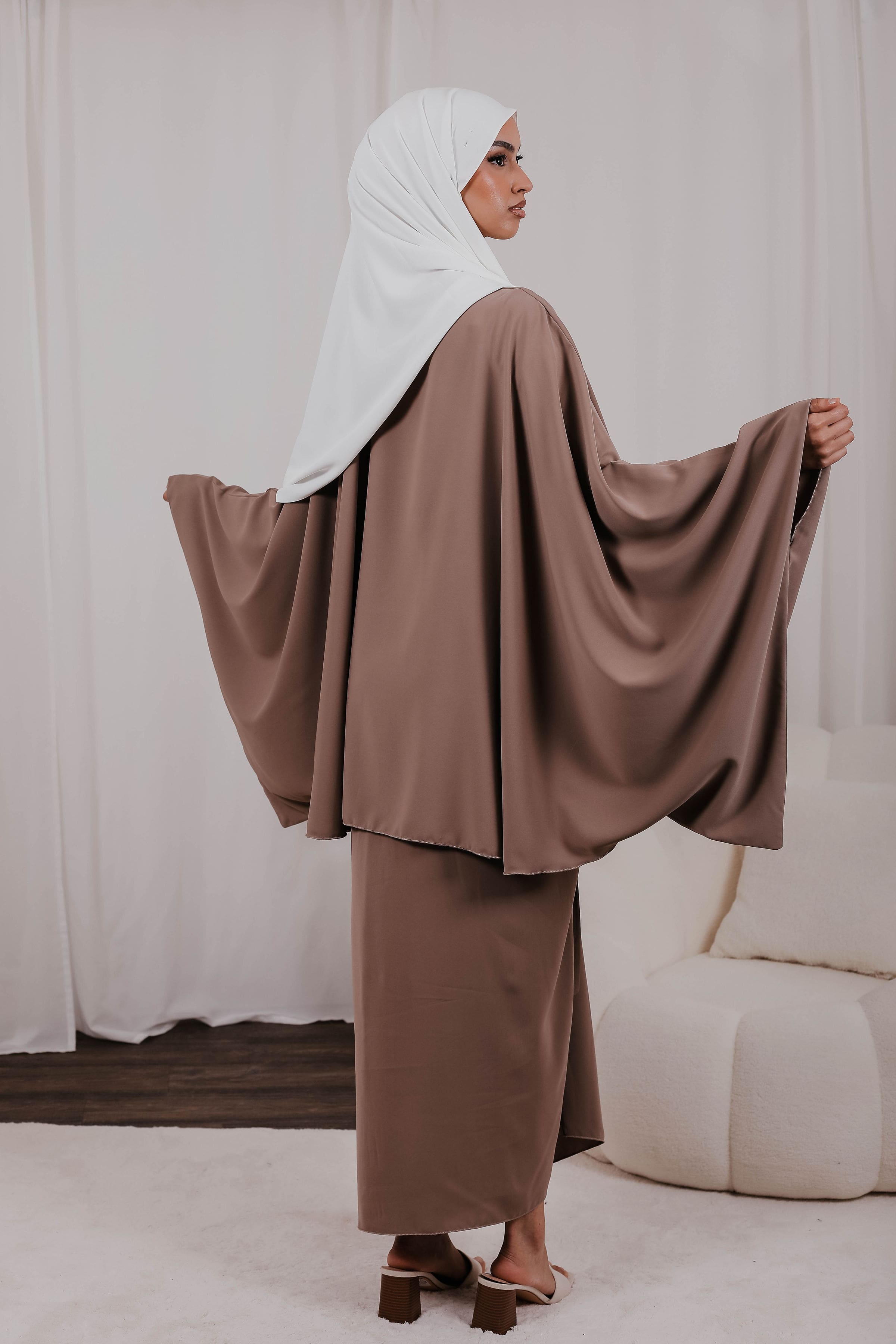 #Farbe_Taupe