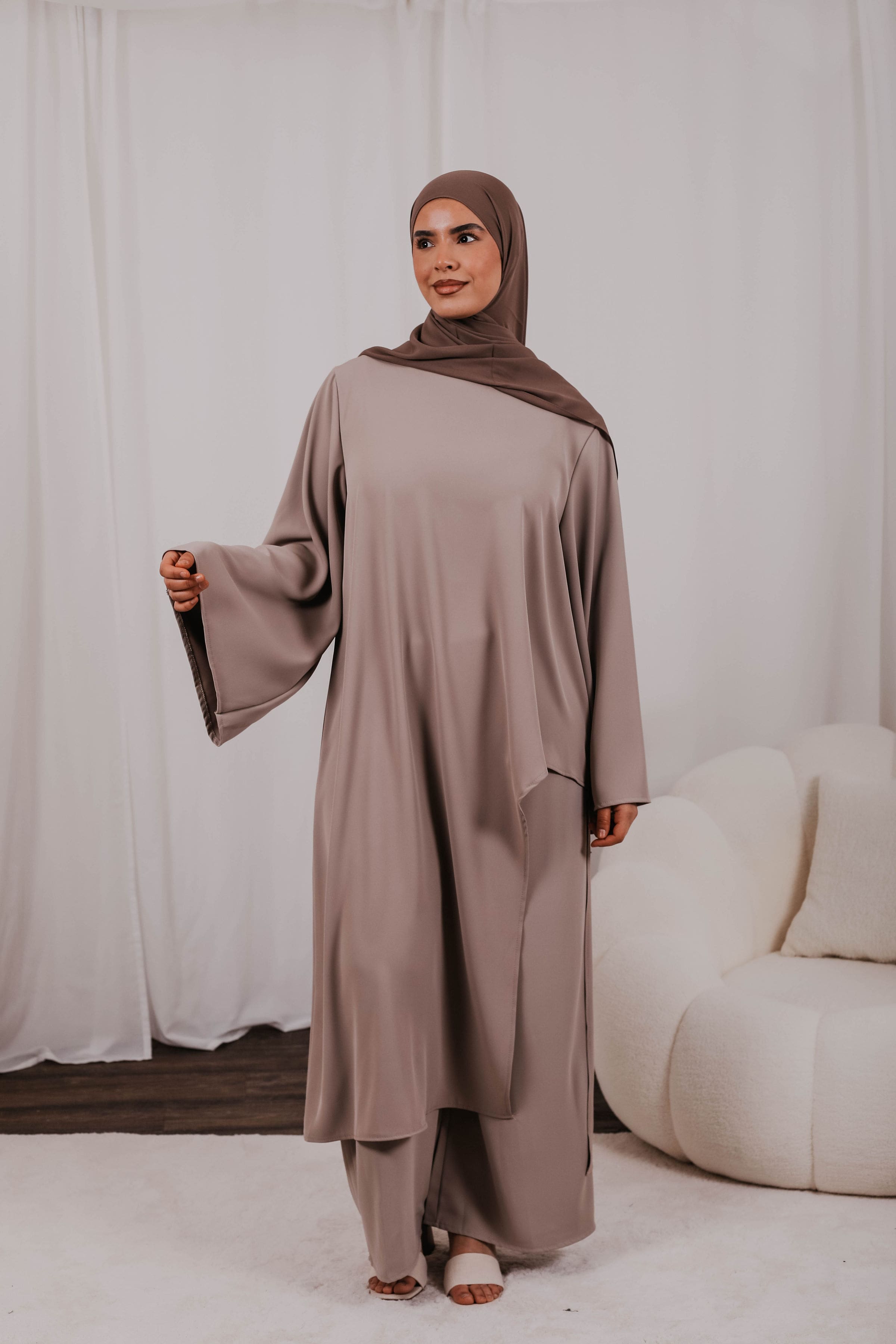 #Farbe_Taupe