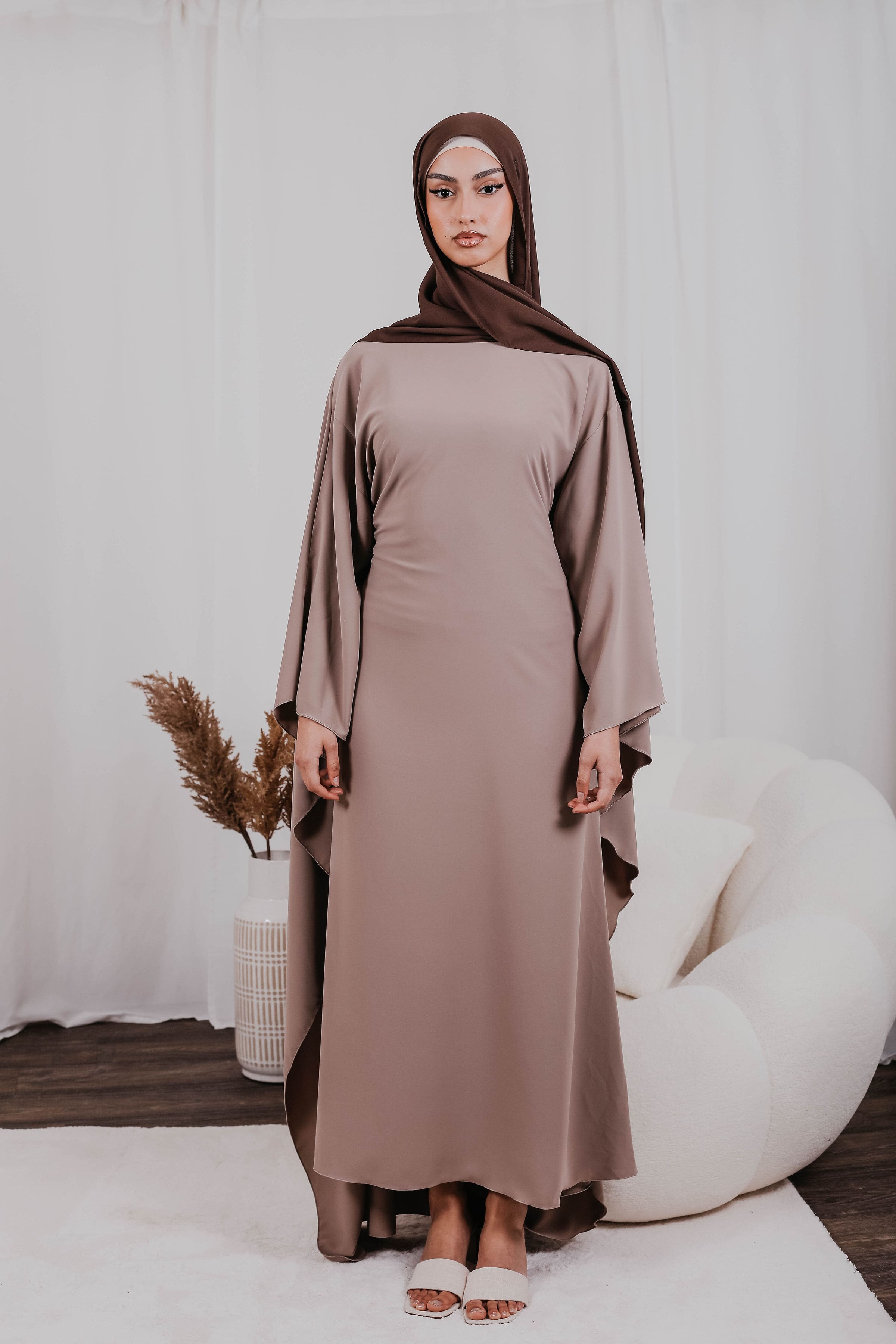 #Farbe_Taupe