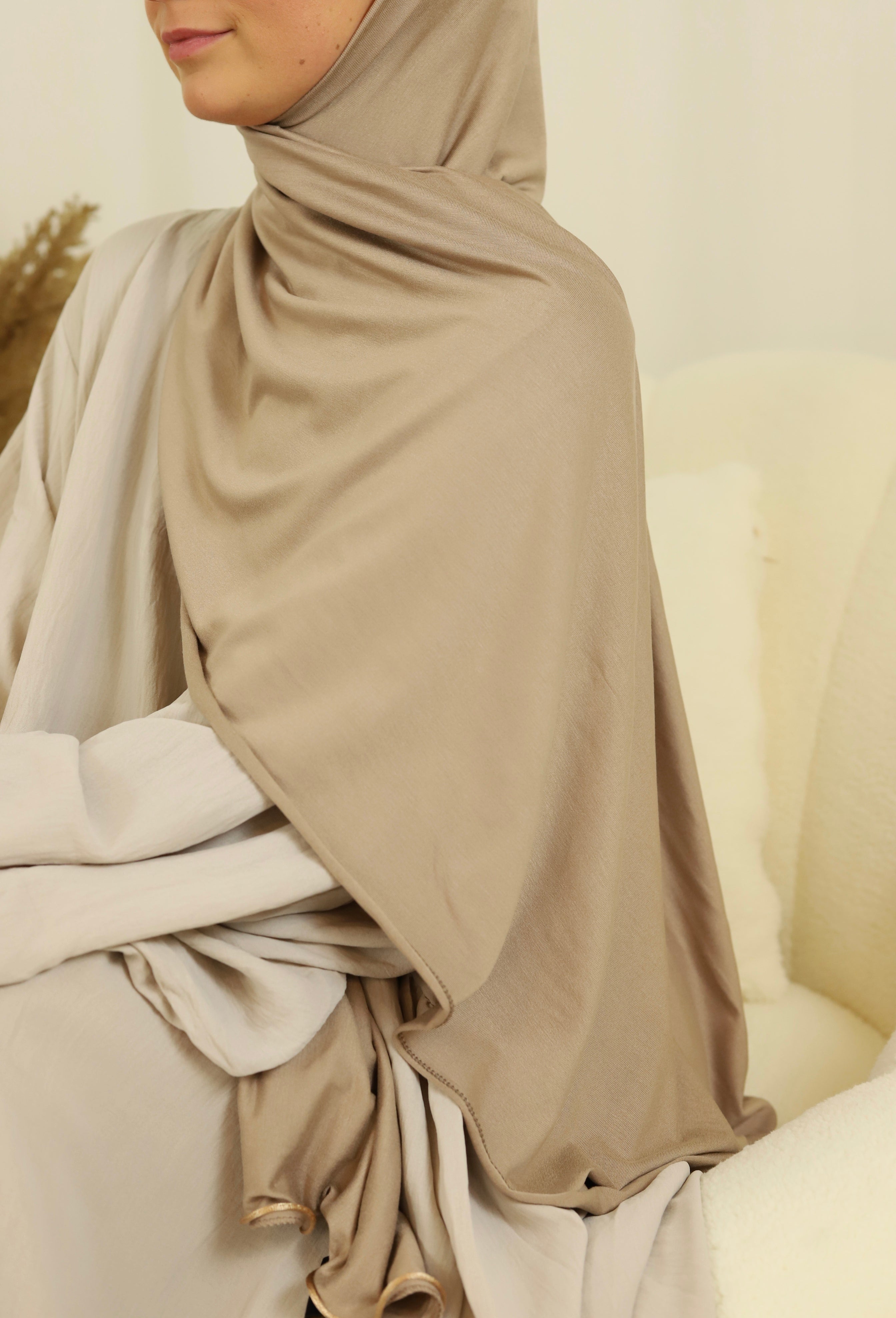 #Farbe_Taupe