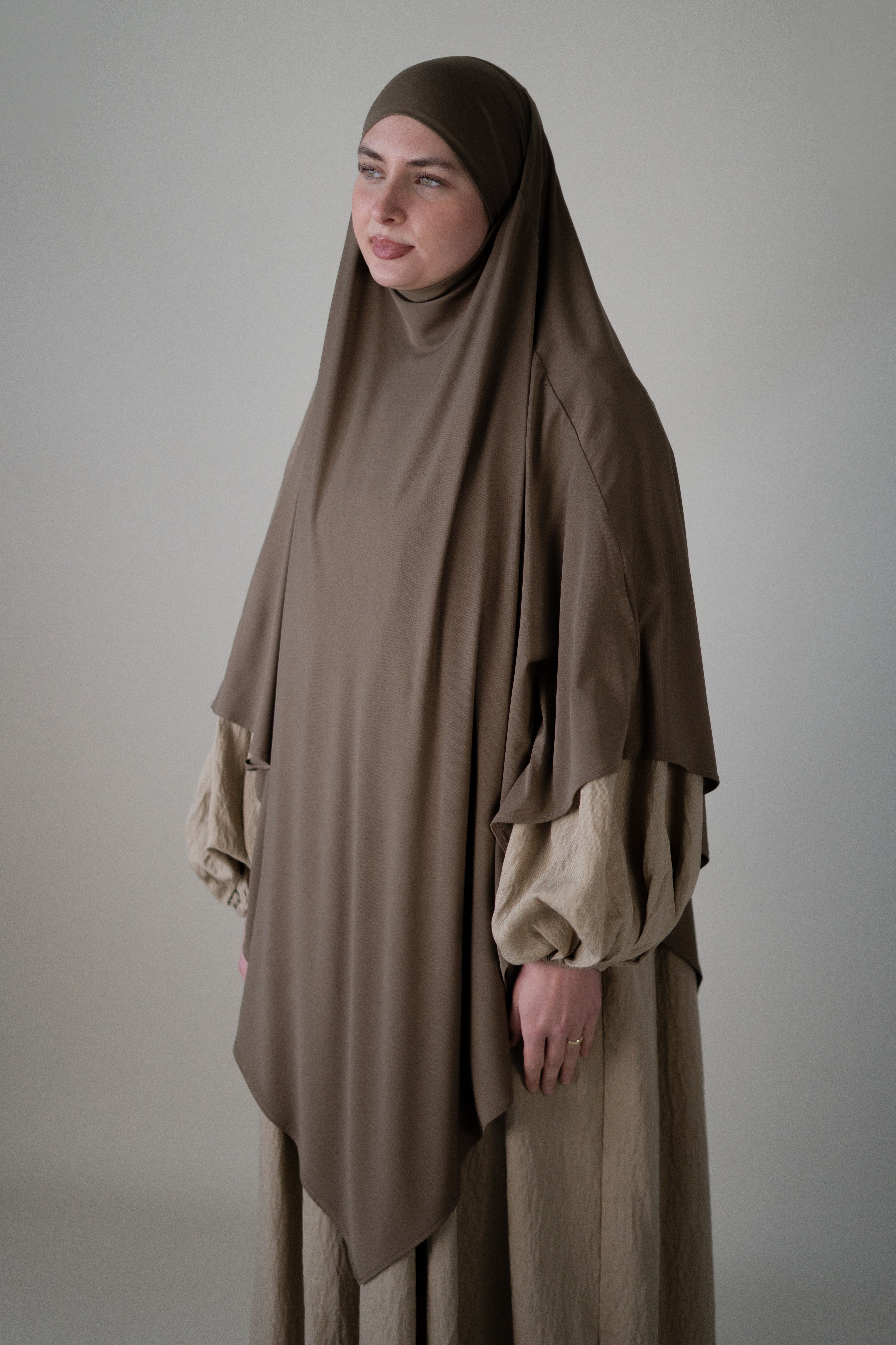 #Farbe_Khaki