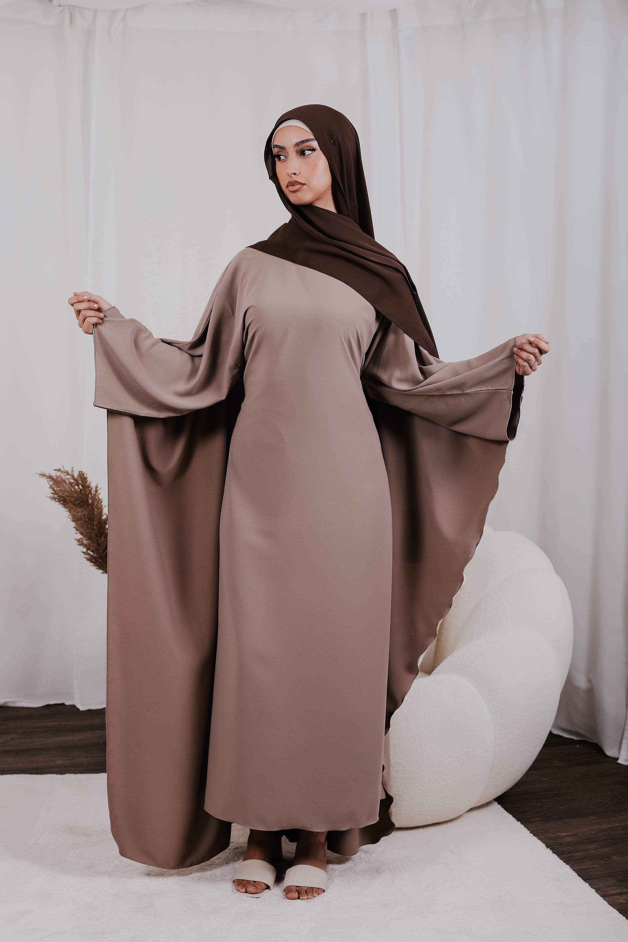 #Farbe_Taupe